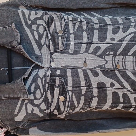 DOLLSKILL TRICKZ N TREATZ 2X SKELETON BONES ON FRONT AND ARMS GREY DENIUM JACKET - Picture 4 of 13